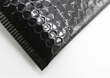 Enveloppes matelassées auto-adhésives de noir de joint, poly annonces embarquant des enveloppes